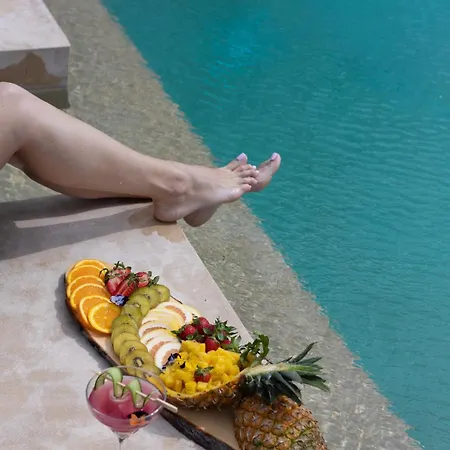 Relaxing Beachfront Private Heated Pool 2 Дом отдыха Bouzaiika