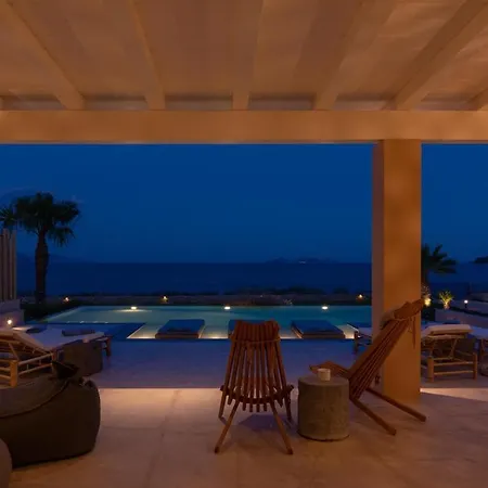 Дом отдыха Relaxing Beachfront Private Heated Pool 2 *