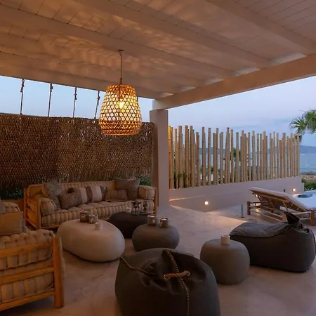 Дом отдыха Relaxing Beachfront Private Heated Pool 2 Bouzaiika