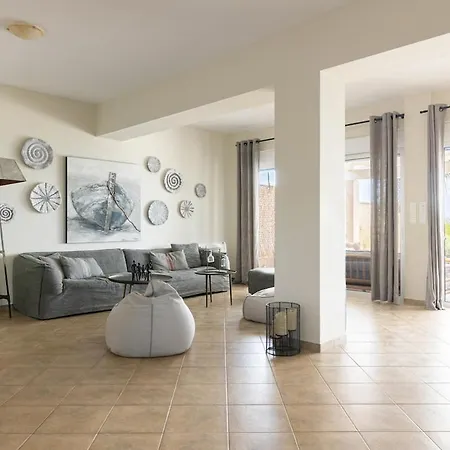 Relaxing Beachfront Private Heated Pool 2 *