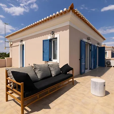 Relaxing Beachfront Private Heated Pool 2 Дом отдыха Bouzaiika