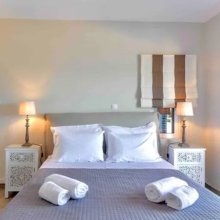 Relaxing Beachfront Private Heated Pool 2 *
