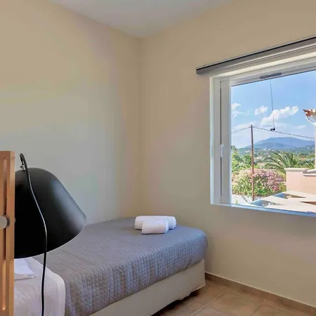 Relaxing Beachfront Private Heated Pool 2 Дом отдыха Bouzaiika