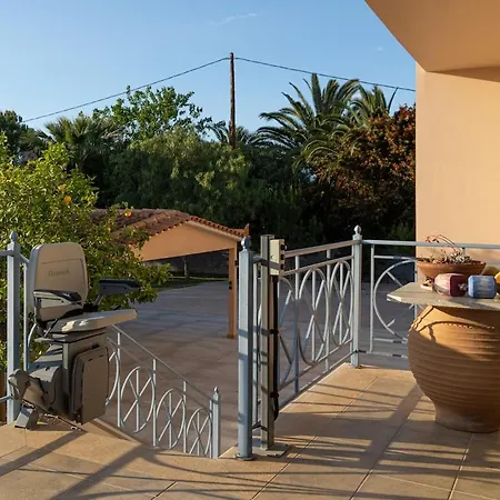 Relaxing Beachfront Private Heated Pool 2 Bouzaiika