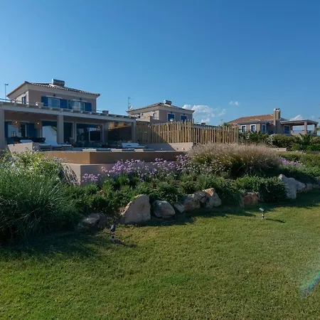 Relaxing Beachfront Private Heated Pool 2 Дом отдыха Bouzaiika